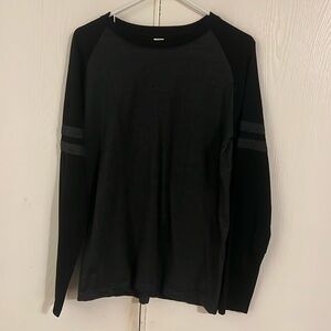 Men’s long sleeve t shirt with striped sleeves. Size Medium